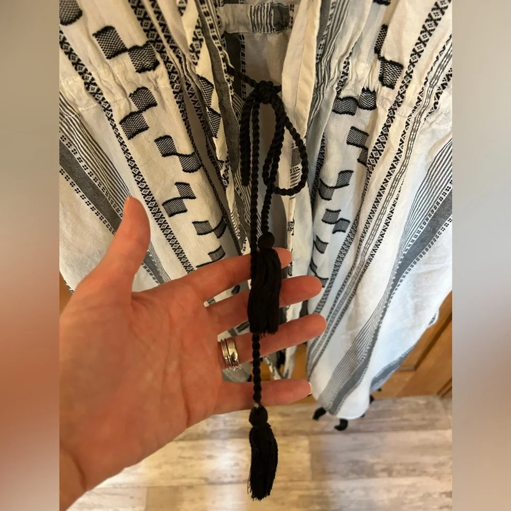 LOFT Black and Cream Swimsuit Beach Coverup - Picture 5 of 6